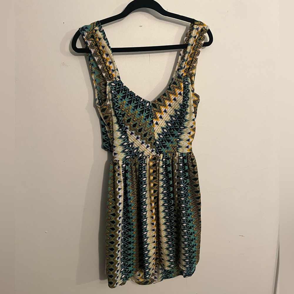 Bar III Women's Sleeveless V-Neck Tie Back Midi Dress Size M